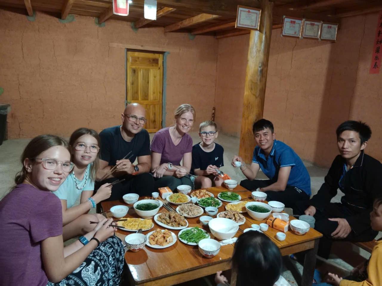 Hoang Nam Homestay Quan Ba エクステリア 写真